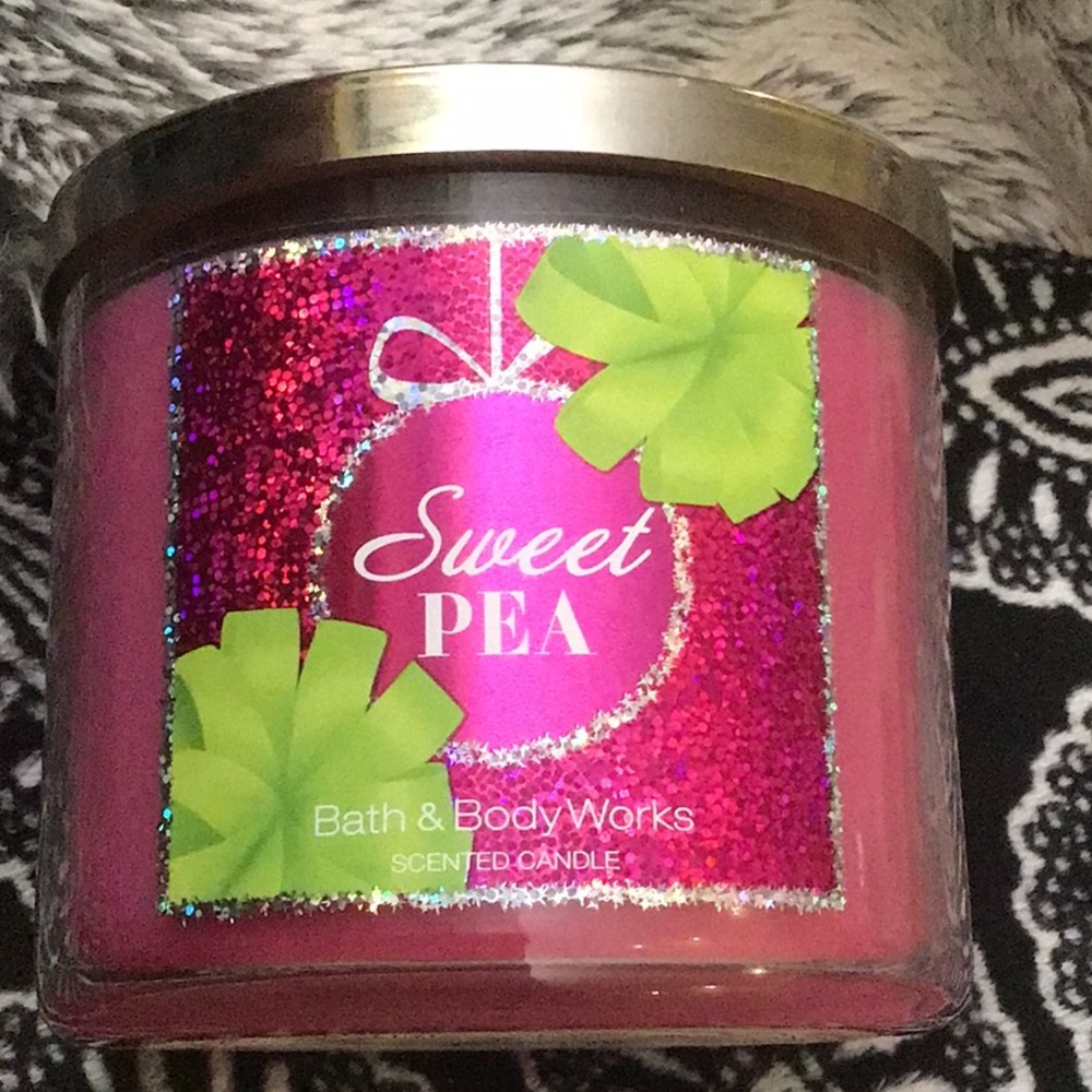 Bath and body works sweet pea rare Christmas wrapping label